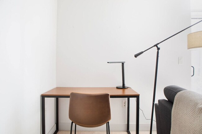 Building Photo - 132 N Jefferson St