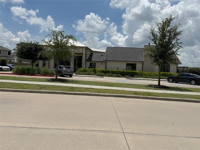 Building Photo - 9918 Storehouse Dr