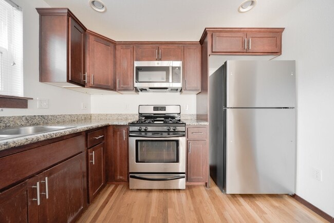 Building Photo - Nice 3 beds / 3.5 baths Townhouse in Greenwood/NW Seattle!