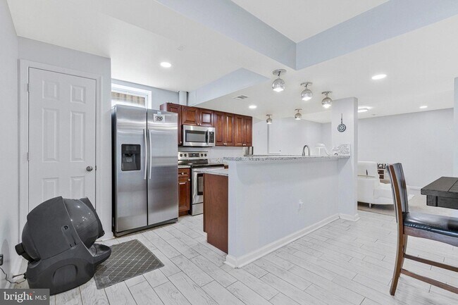 Building Photo - 43612 Winthrop Ct