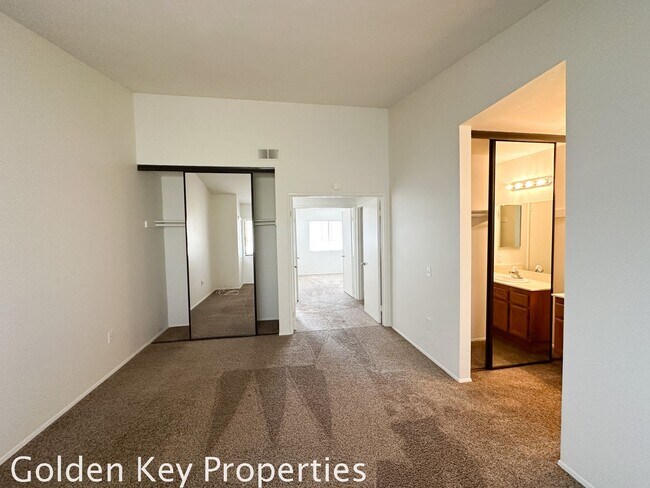 Building Photo - Four-bedroom townhome in The Trails at Cal...