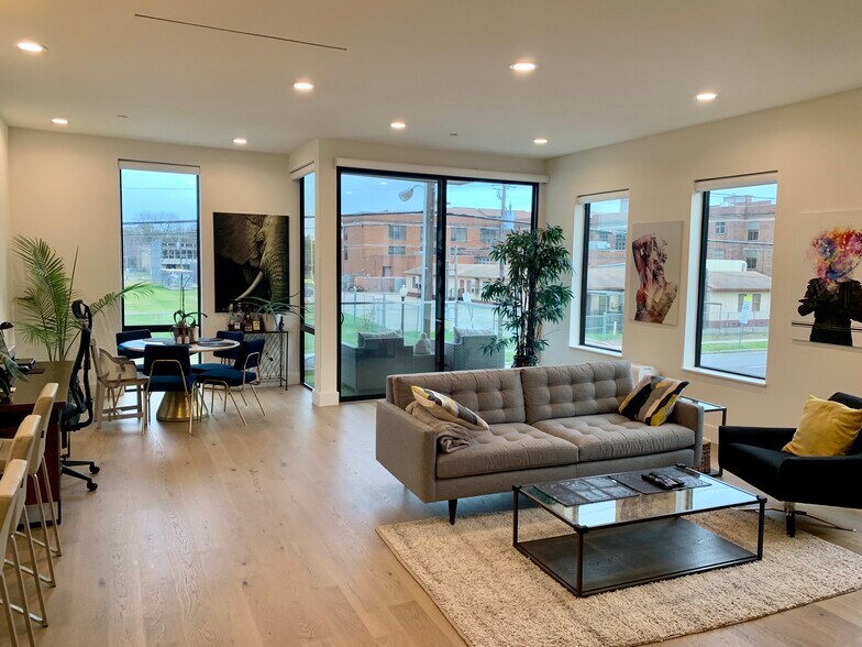 Building Photo - 3923 Cole Ave