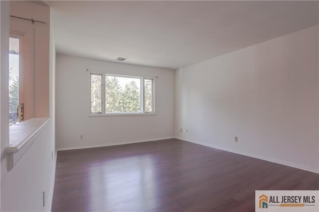 Building Photo - 1203 Sayre Dr