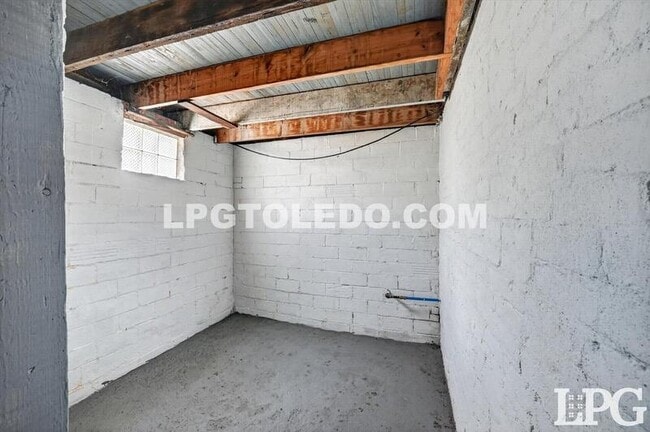 Building Photo - 3318 Stickney Ave
