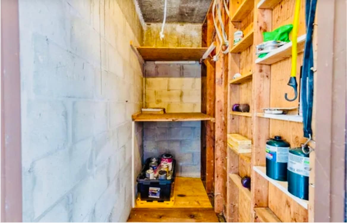 Bonus Outdoor Storage Unit - 1127 King Arthur Ct