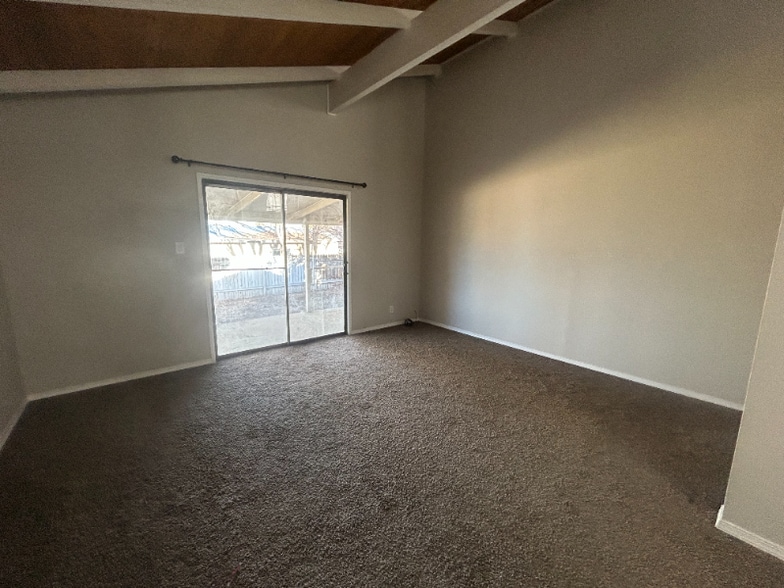 Building Photo - 184 Crestview Dr