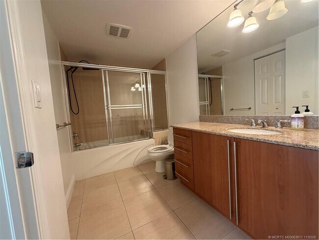 Building Photo - 610 Clematis St