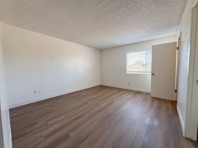 Building Photo - 15420 N 23rd Dr