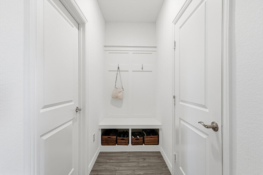 Building Photo - 1008 Elijah Dr