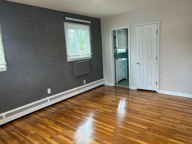 Building Photo - 357 Leona Ave