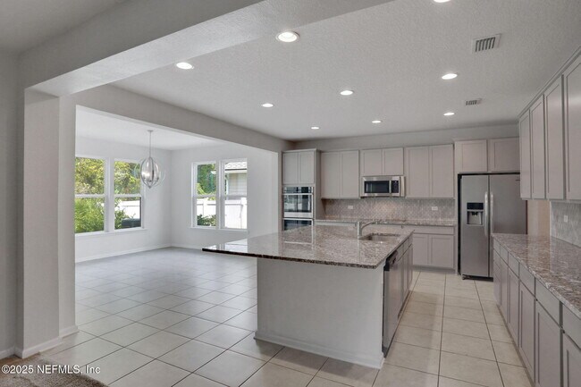 Building Photo - 277 Sandstone Dr