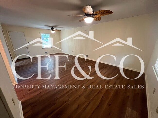 Building Photo - ? Beautifully Remodeled 3 Bedroom Home – S...