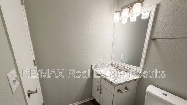 Building Photo - 4416 Acoma St