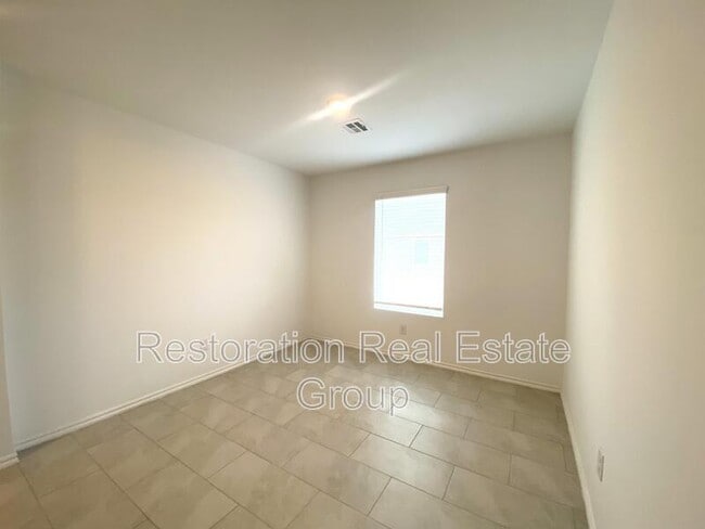 Building Photo - 10921 SW 22nd St