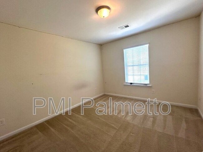 Building Photo - 414 Hawkeye Ct