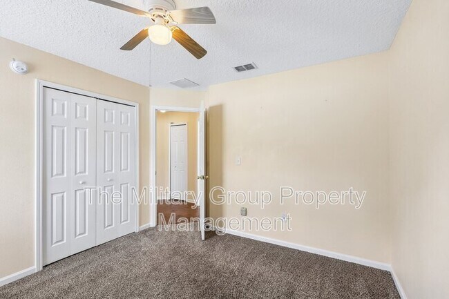 Building Photo - 12387 Anarania Dr