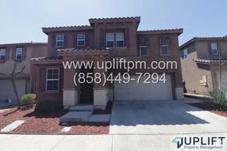 Building Photo - 4 bedroom 2.5 bathroom home in Chula Vista...