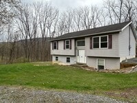 Building Photo - 3 bed, 3 bath House