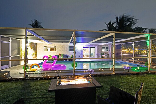 Building Photo - 391 NW 35th Ct