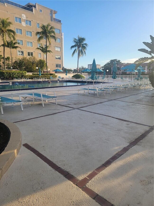 Building Photo - 3800 S Ocean Dr