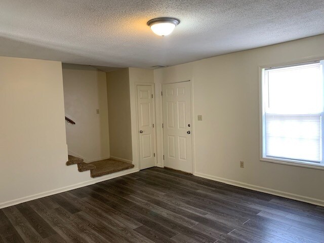 Building Photo - 1045 Brandy Ln