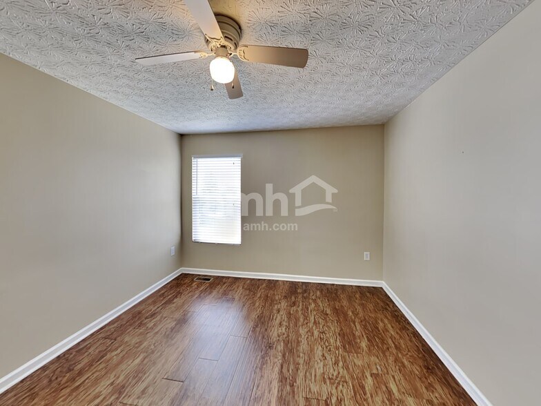 Building Photo - 227 Merriston Cir
