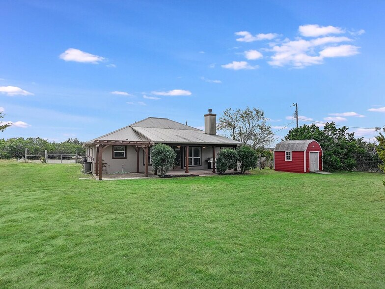 Building Photo - 1010 Foothills Dr