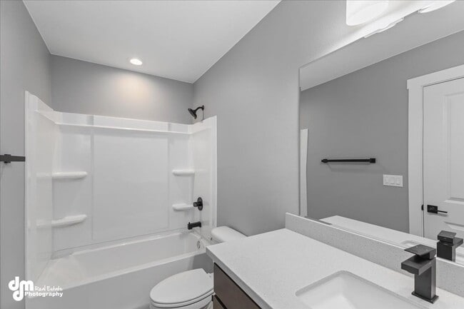 Building Photo - 550 W Galway Dr