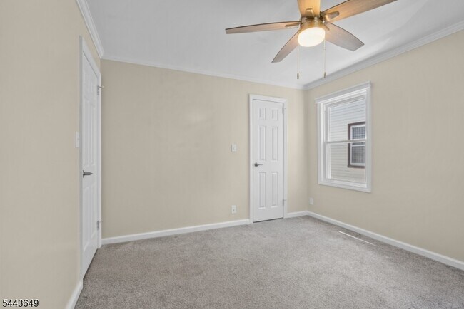 Building Photo - 145 6th St