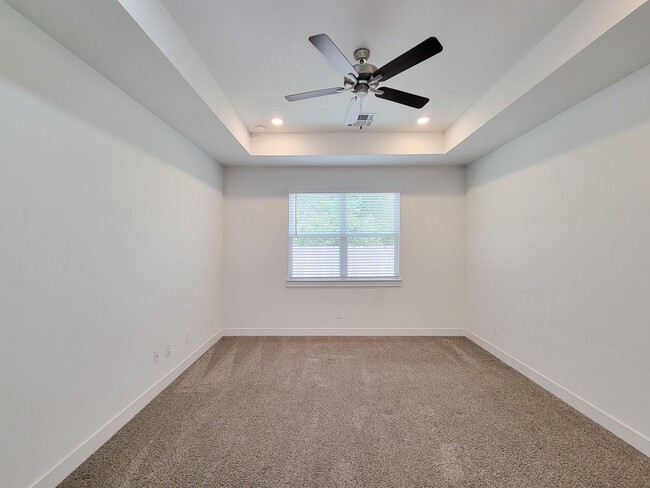 Building Photo - Very functional floor plan, has game room/home office, covered back patio on a big lot. Primary o...