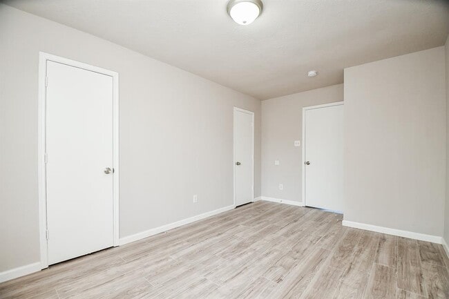 Building Photo - 11659 Evesborough Dr