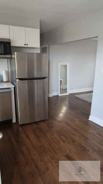 Building Photo - 3224 N Linder Ave