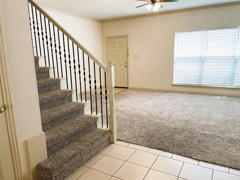 Building Photo - 2320 Calendar Ct