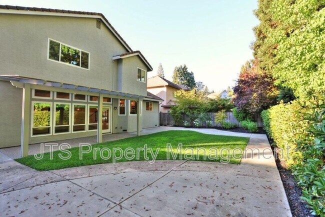 Building Photo - 2696 Prestwick Dr