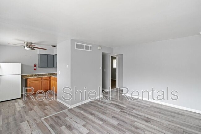 Building Photo - 815 George Pl