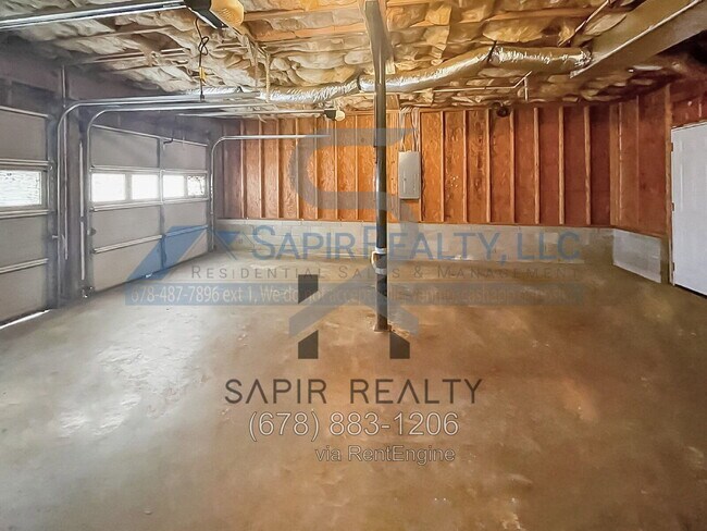 Building Photo - 220 Beechwood Ln
