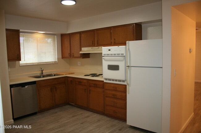 Building Photo - 11014 W Cheryl Dr