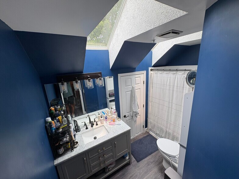 Building Photo - 638 Oakland Hills Dr