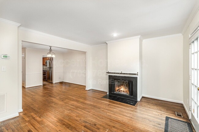 Building Photo - 449 Old Town Ct