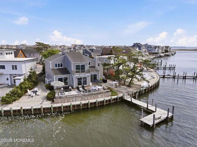 Building Photo - 473 Tamiami Dr