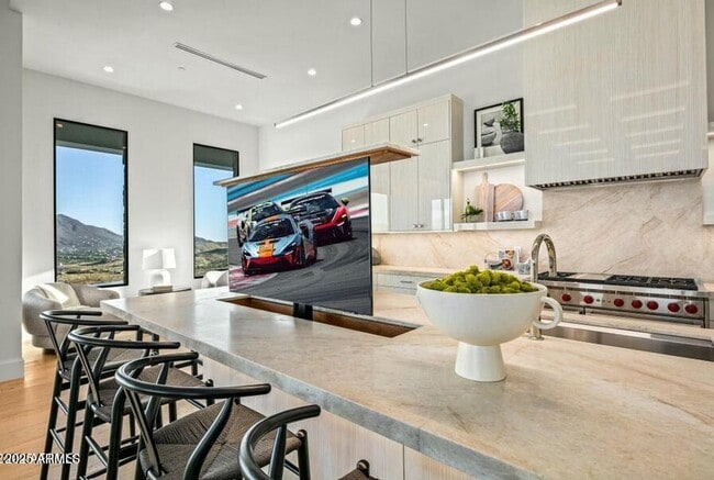 Building Photo - 4880 E Lone Mountain Rd N