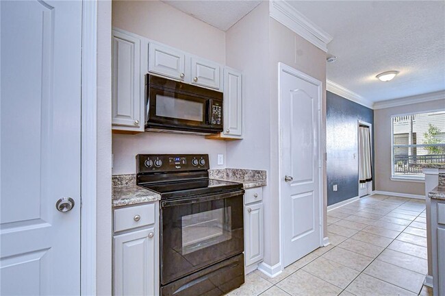 Building Photo - 17942 Villa Creek Dr