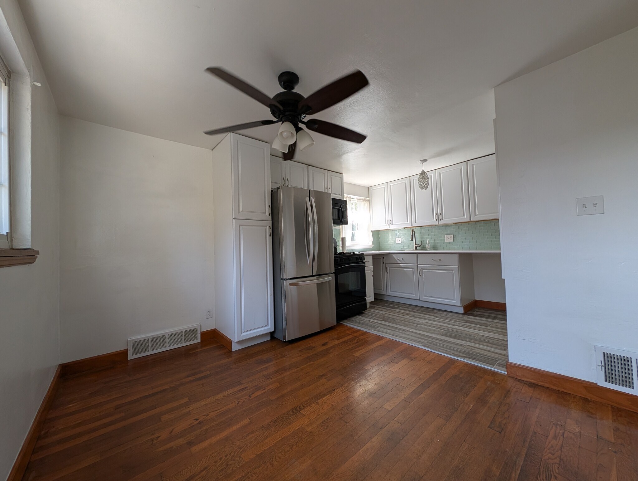 Dinning/Kitchen - 195 Victory Ln