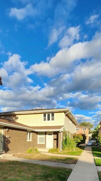 Building Photo - 10429 Austin Ave