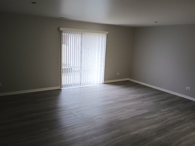 Building Photo - 4901 Belmont Rd