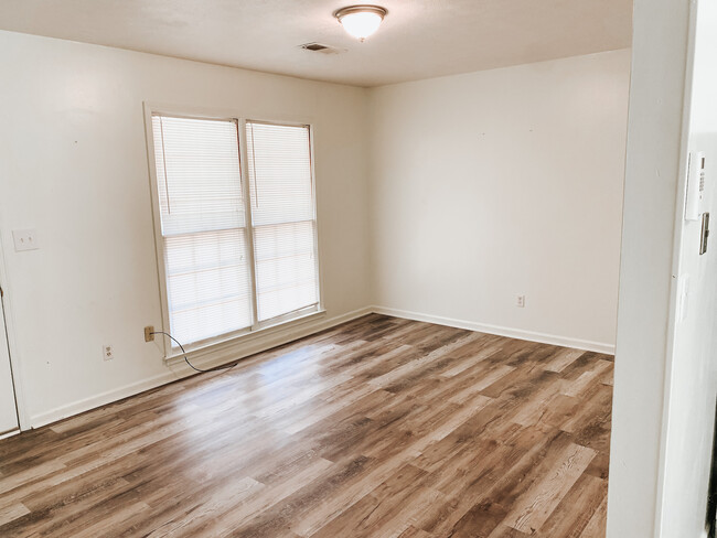 Building Photo - 5225 Woodsey Way