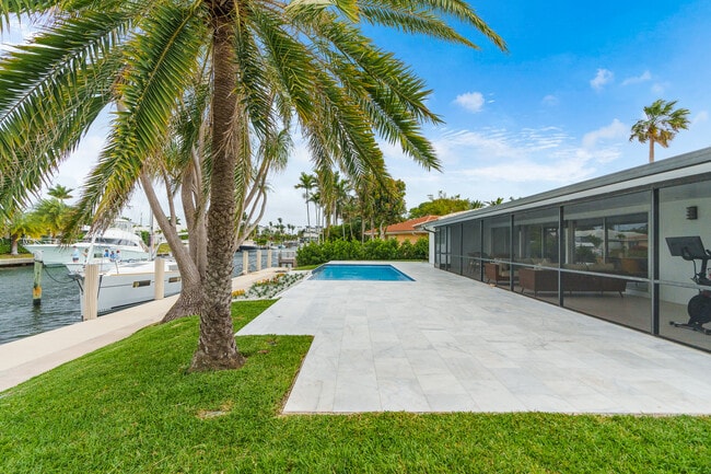 Building Photo - 273 Tropic Dr