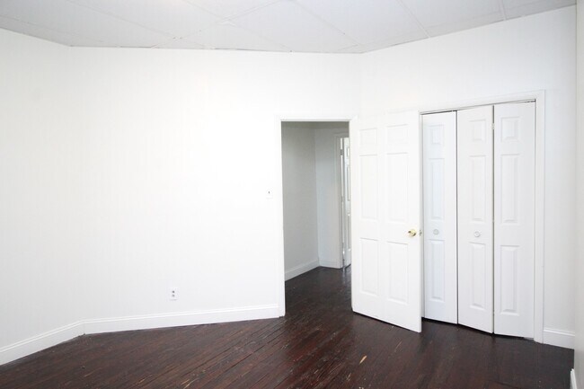 Building Photo - 1708 Linden Ave