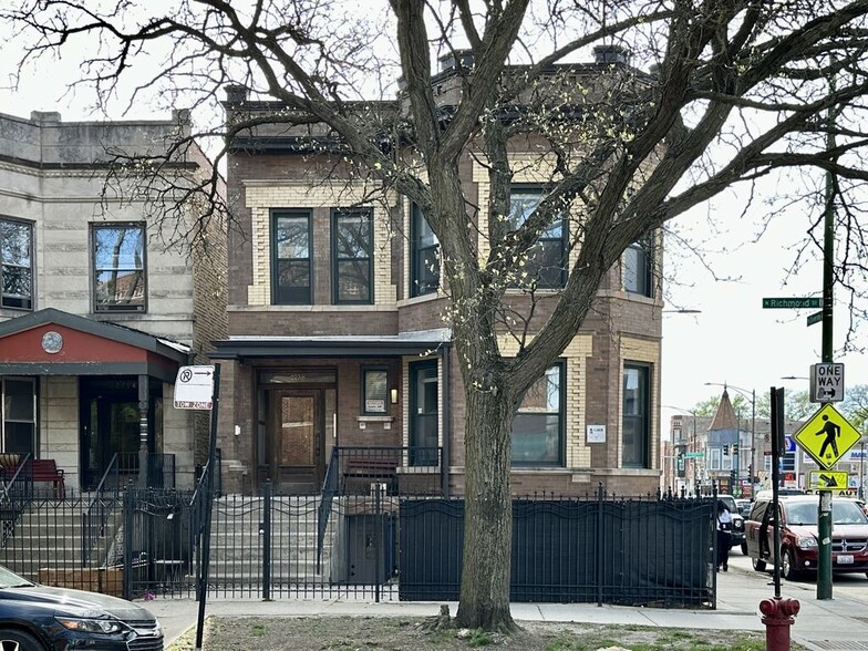 Primary Photo - 2758 N Richmond St