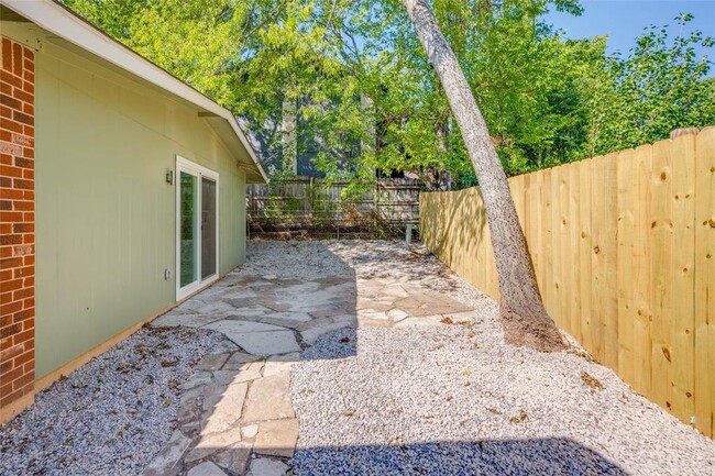 Building Photo - 3304 Dolphin Cove